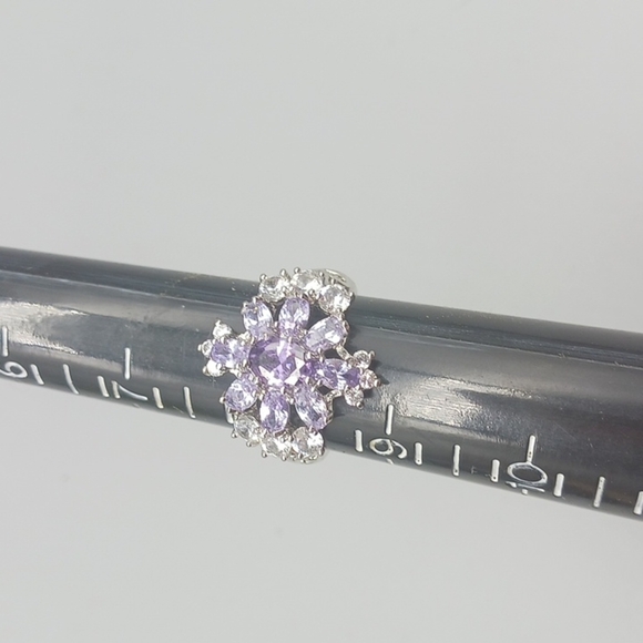 Elegant Silver and Purple Gemstone Ring - Picture 5 of 9